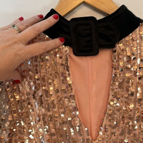 Rose gold sequins mini dress with black velvet buckle collar size medium - Picture 8 of 11